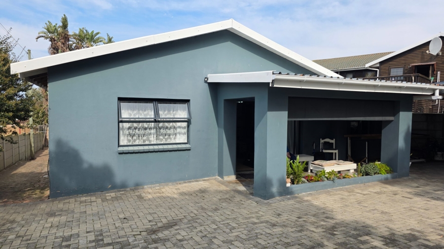 6 Bedroom Property for Sale in Dana Bay Western Cape